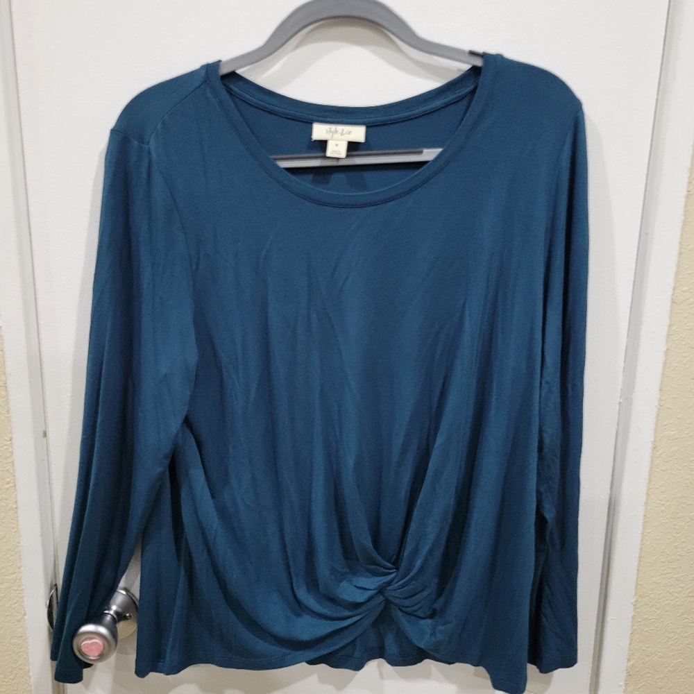 Dark kale knot top